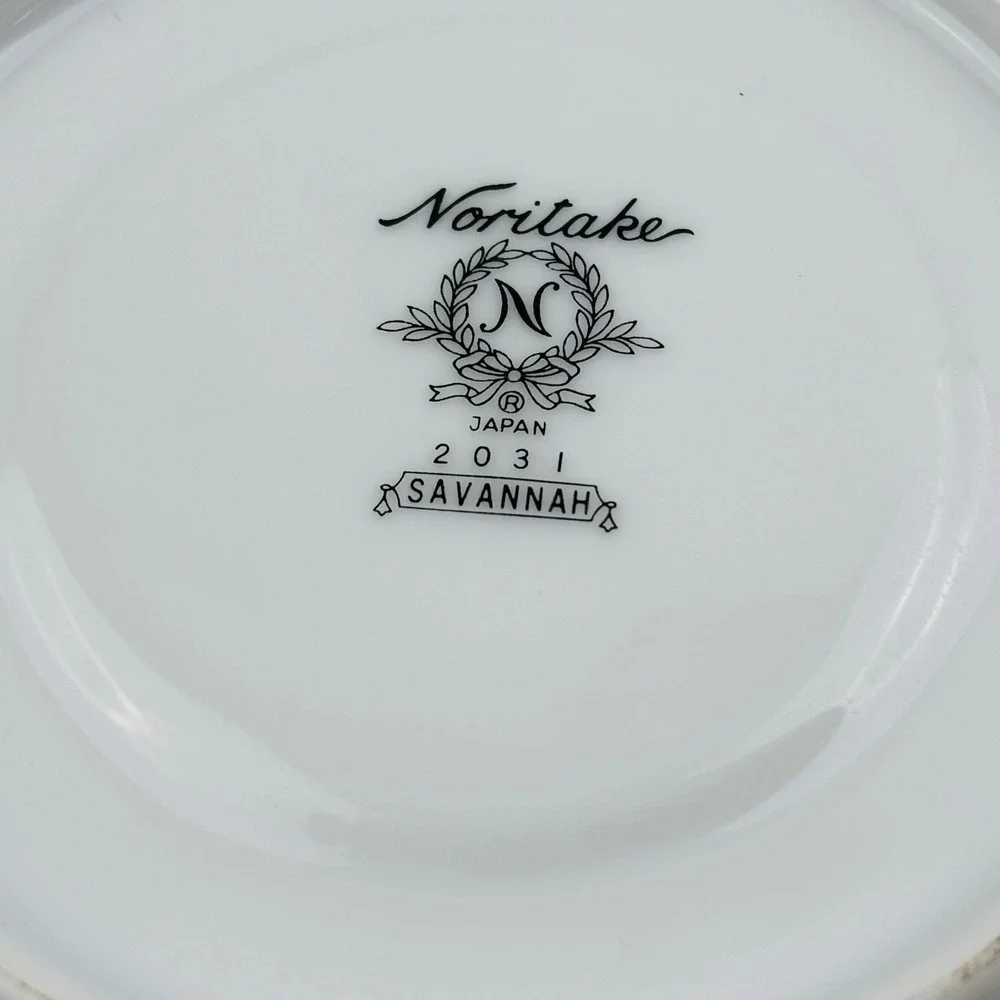 Noritake Savannah Saucer Lot of 4 White Floral Blue Pink Platinum‎ Trim Japan